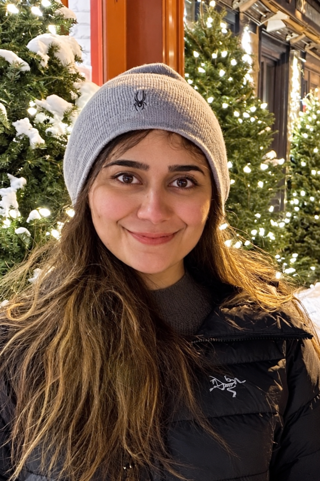 Portrait of Sara Ghotb, physicist and nanofabrication engineer